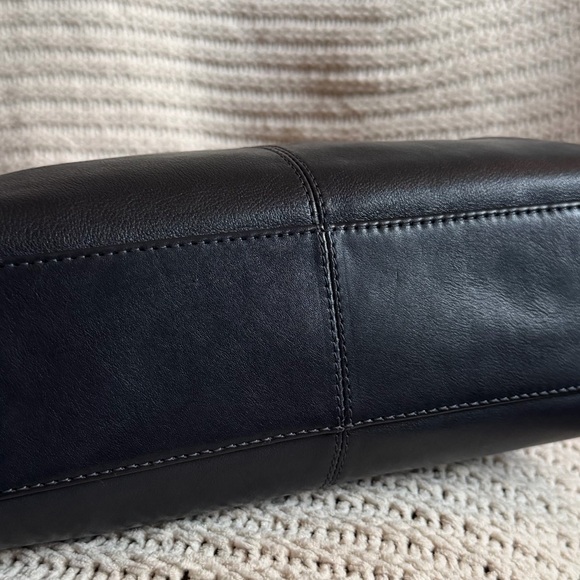 Radley London Burnham Beeches Medium Flapover – Dark Navy Dust Bag - Picture 5 of 13